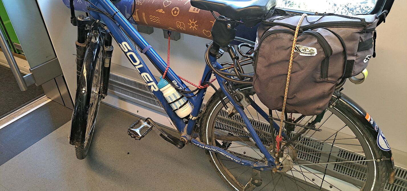 Fahrrad im Zug Ein Fahrrad im Zug