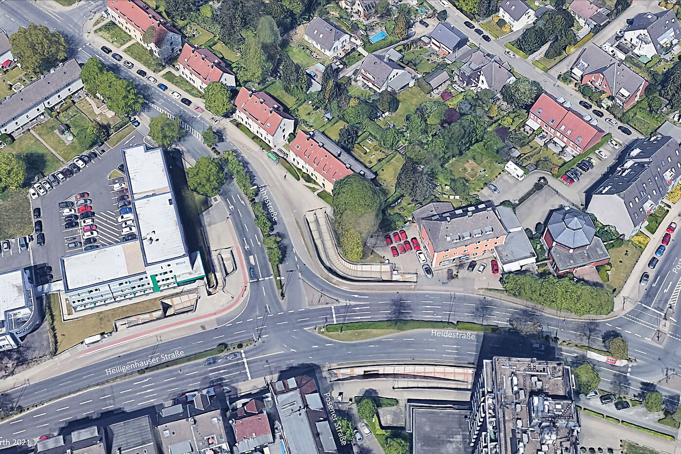 Bild von Die Kreuzung am Berg aus der Luft